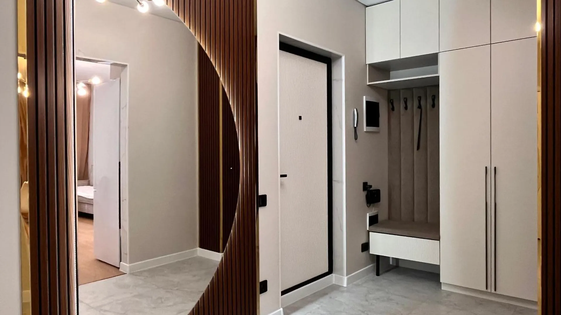 Apartment Premium Raimbek18 Residence, Nearby Metro & Drinking Water As A Gift Almaty