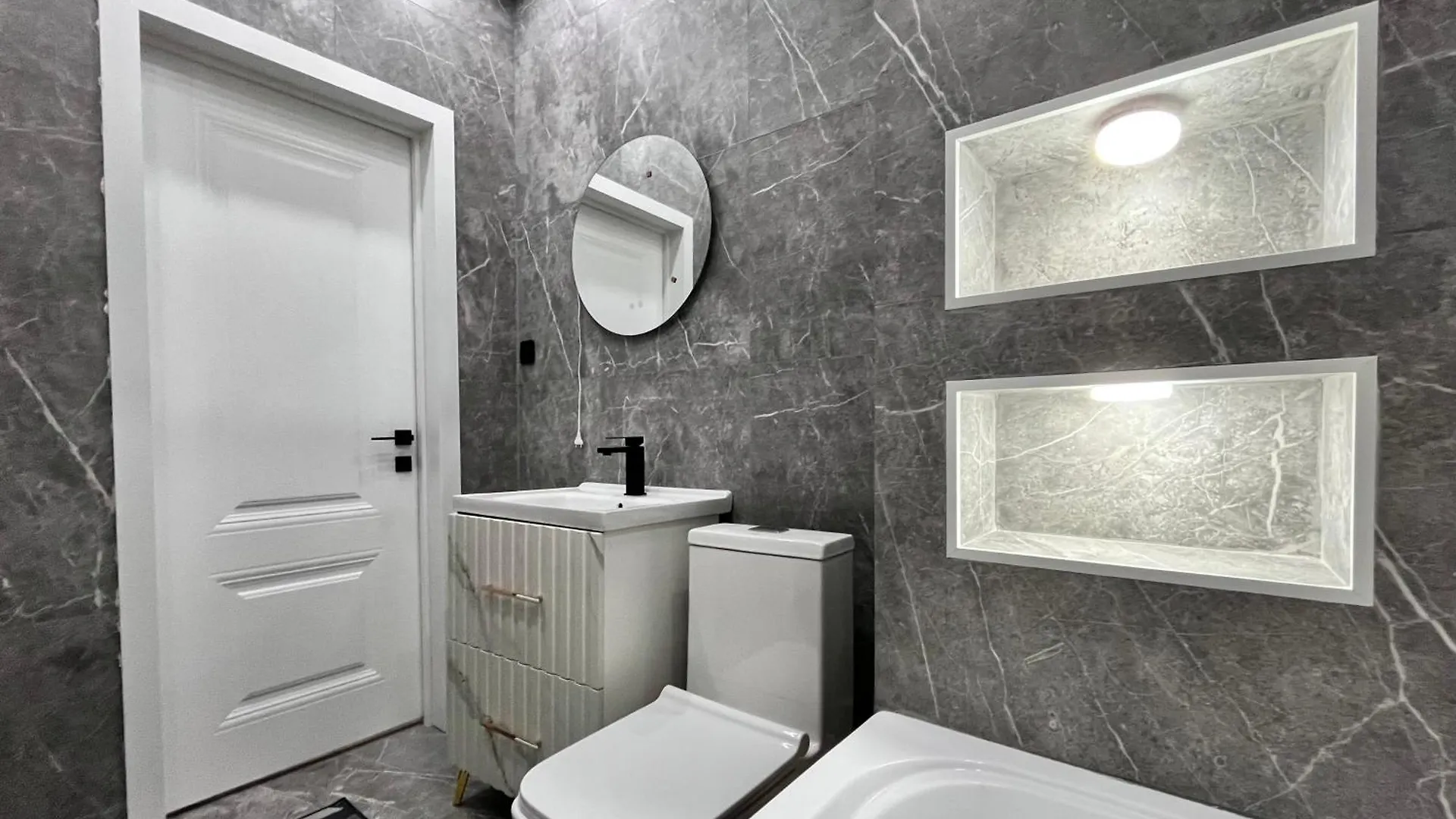 Premium Raimbek18 Residence, Nearby Metro & Drinking Water As A Gift Almaty