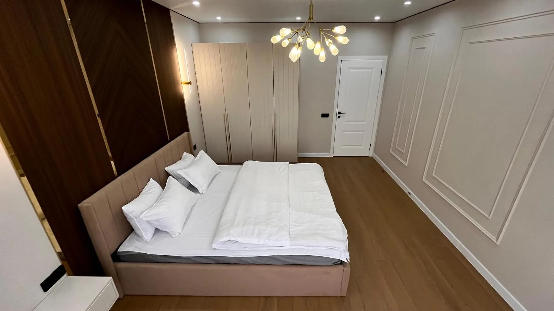 Premium Raimbek18 Residence, Nearby Metro & Drinking Water As A Gift Almaty Apartment