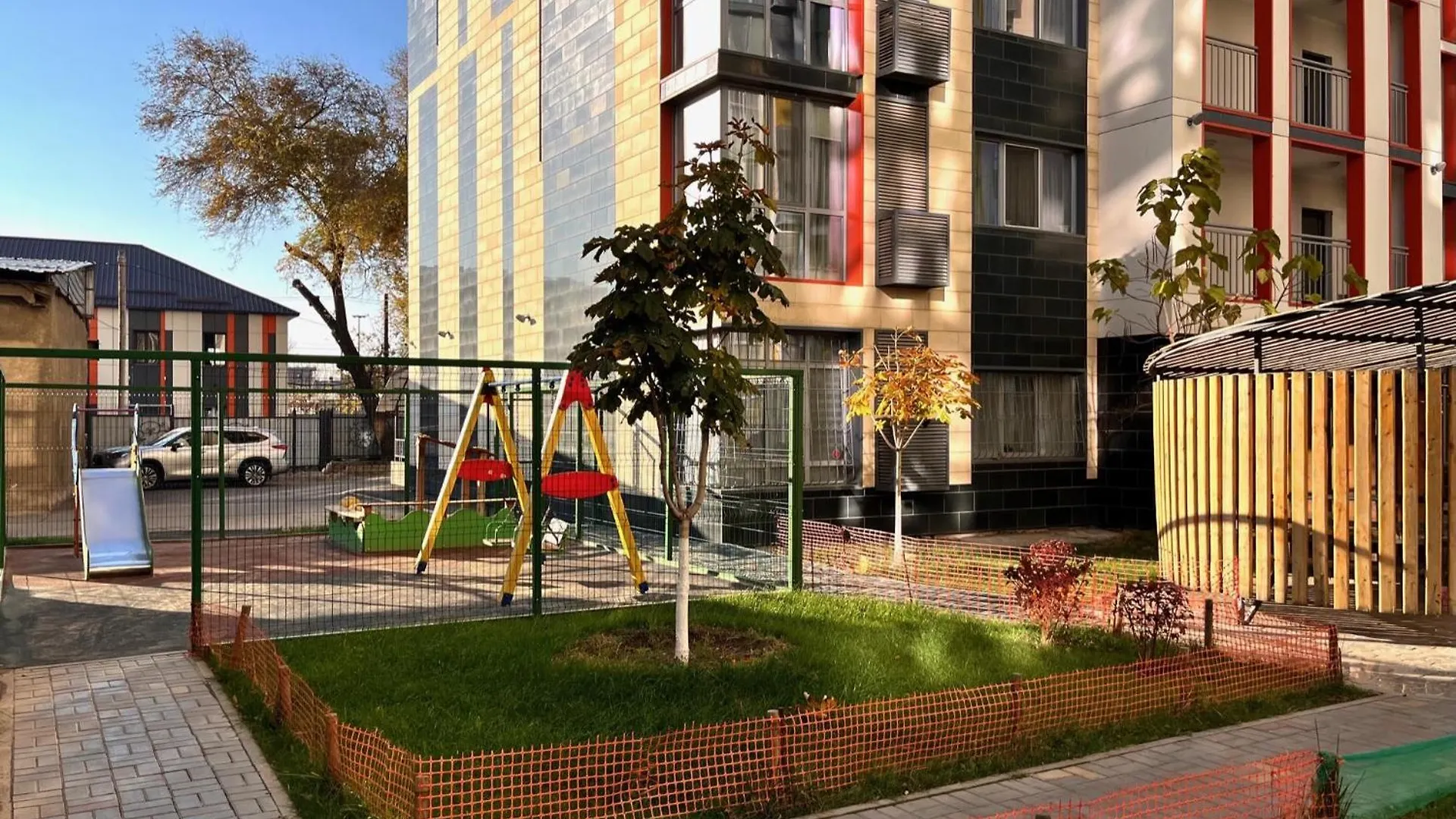 Premium Raimbek18 Residence, Nearby Metro & Drinking Water As A Gift Almaty Apartment
